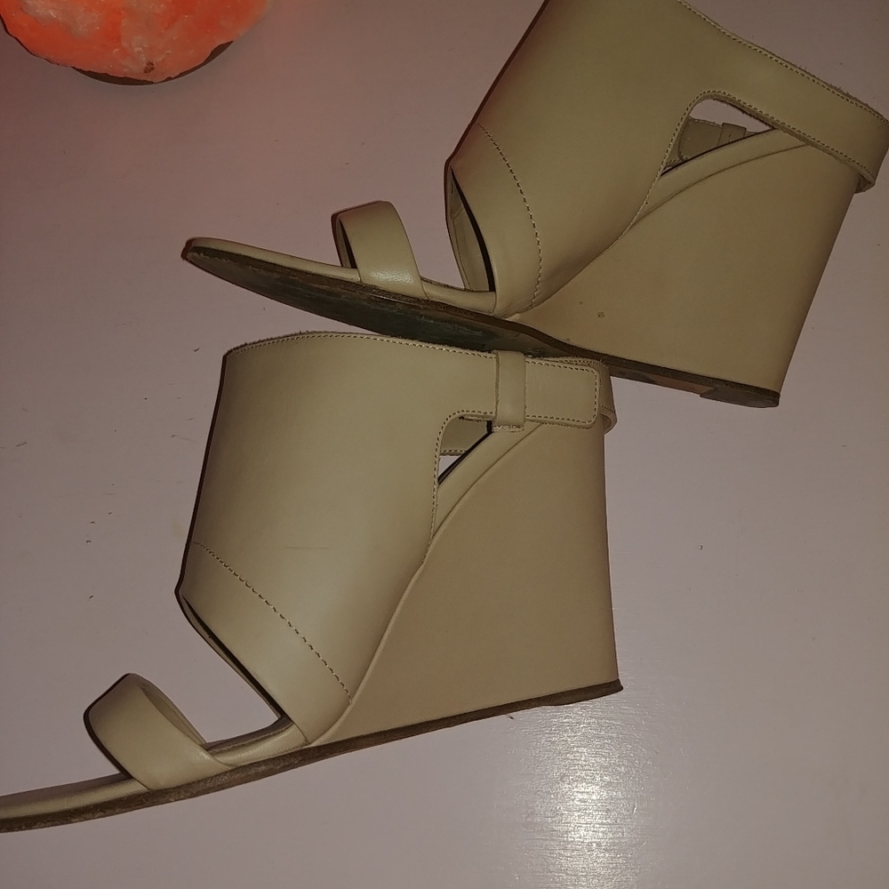 VINCE nude blocked heel wedge leather